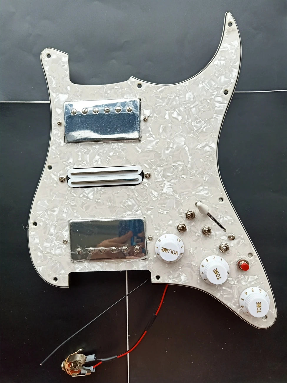 Upgraded Rare Guitar Pickguard Pickups HSH humbucker Pickups Guitar Wiring Harness Single Cut Pots For Stratocaster Strat